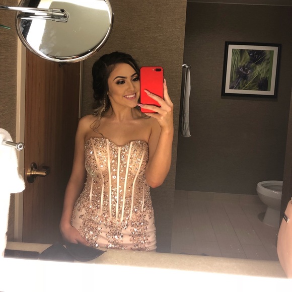 PROM DRESS - Picture 2 of 5